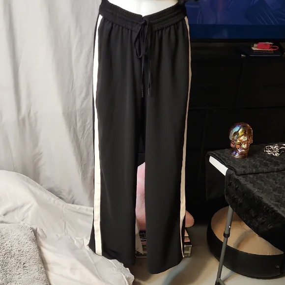 Simply Vera Vera Wang Black Pants with Cream Accents - Picture 1 of 6